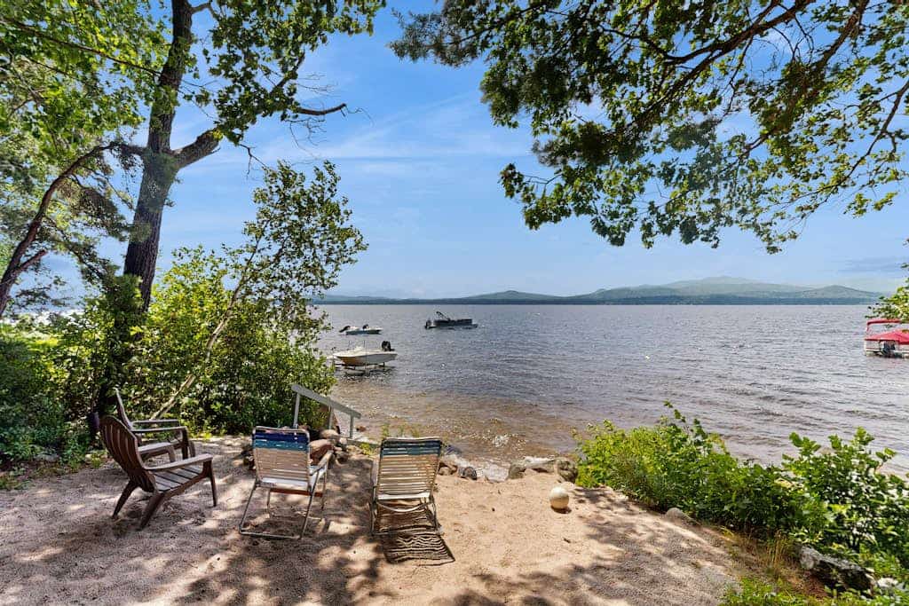 Lakefront home with views, partial a/c, water access for boating & swimming
