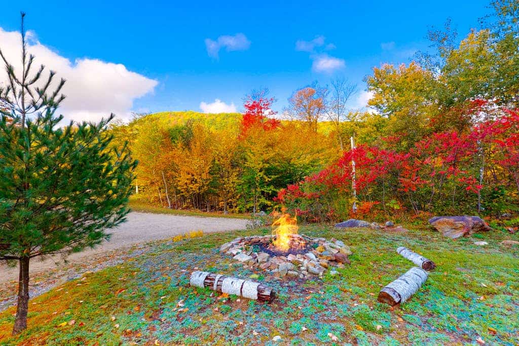 Mt. Washington views, Deck, Firepit & Large living space