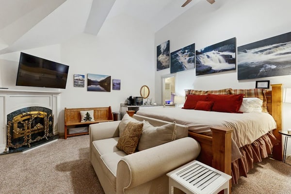 Sunlit Suite with a Kitchenette, Gas Fireplace, Fast WiFi, Patio, & Pool