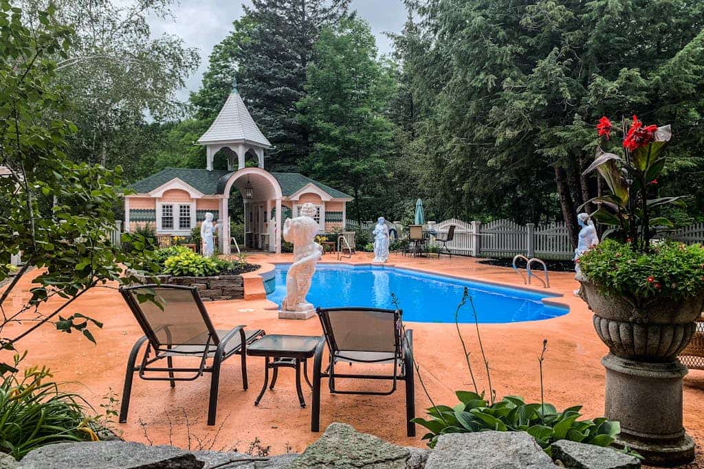 Sunlit Suite with a Kitchenette, Gas Fireplace, Fast WiFi, Patio, & Pool