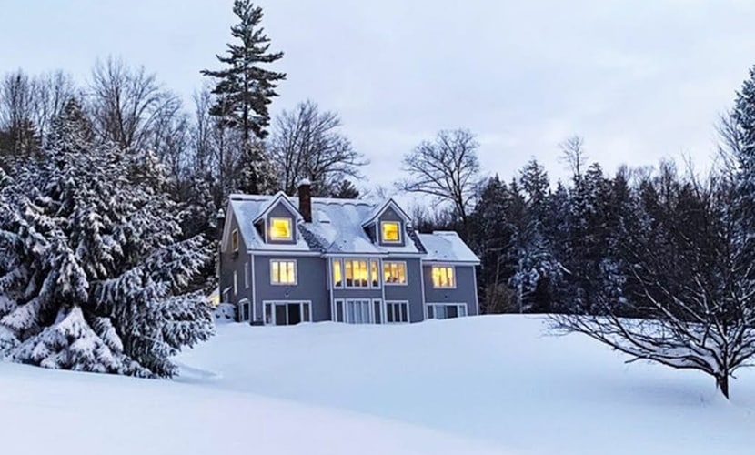 Lovely mountain retreat with amazing views, game room & firepit