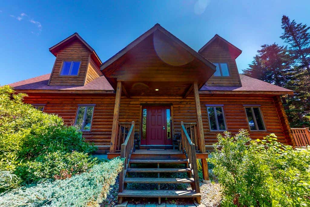 White Mountain Log Home