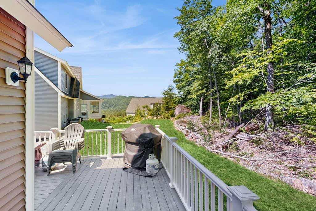 Mountain view home centrally located: All season outdoor entertainment