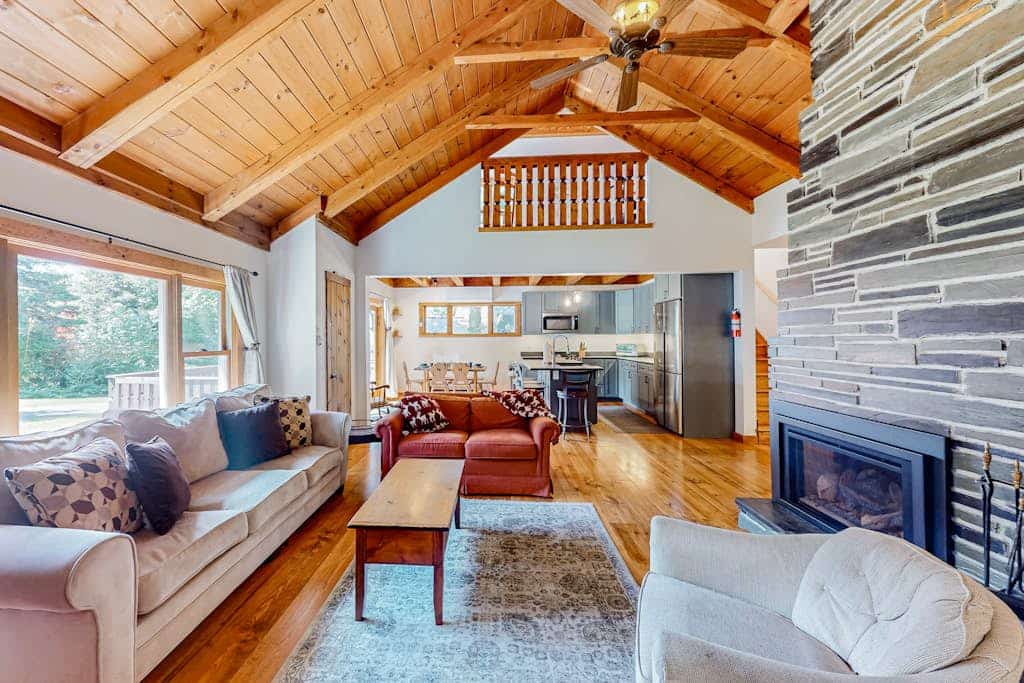 Mittersill Village Gem  | House in Franconia with balcony, fireplace, & dogs ok