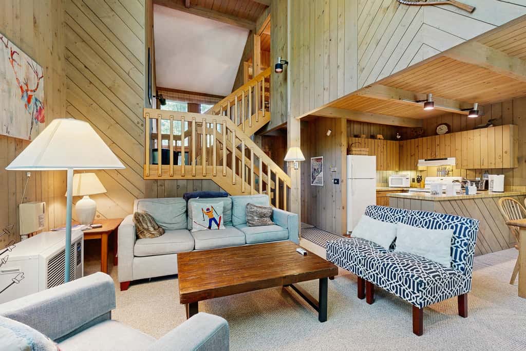 Snowy Peaks Hideaway