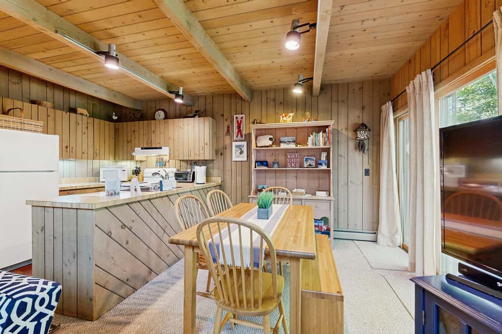 Snowy Peaks Hideaway