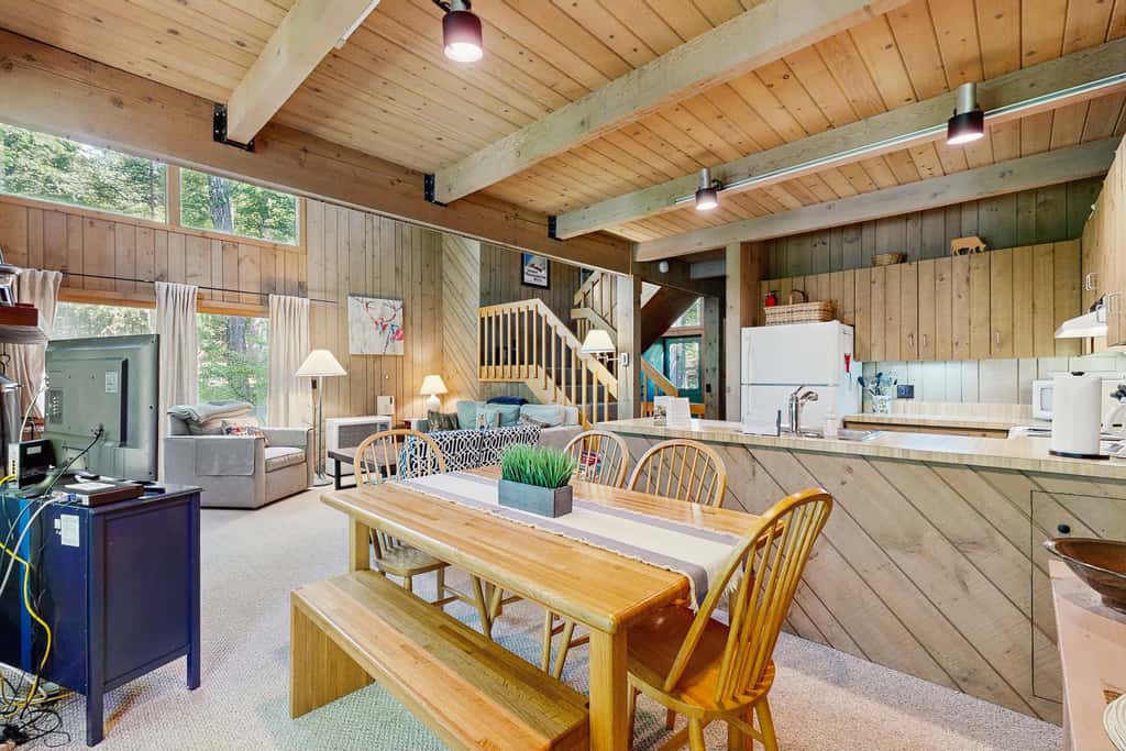 Snowy Peaks Hideaway