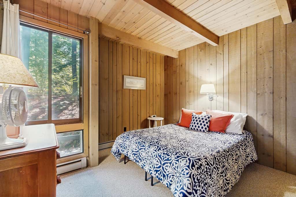 Snowy Peaks Hideaway