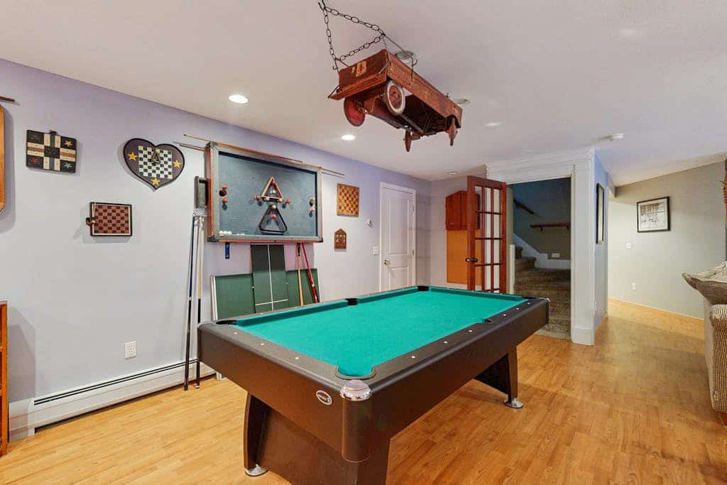 Serene Dog Friendly Home:  near skiing, hiking, Storyland, Shopping & dining