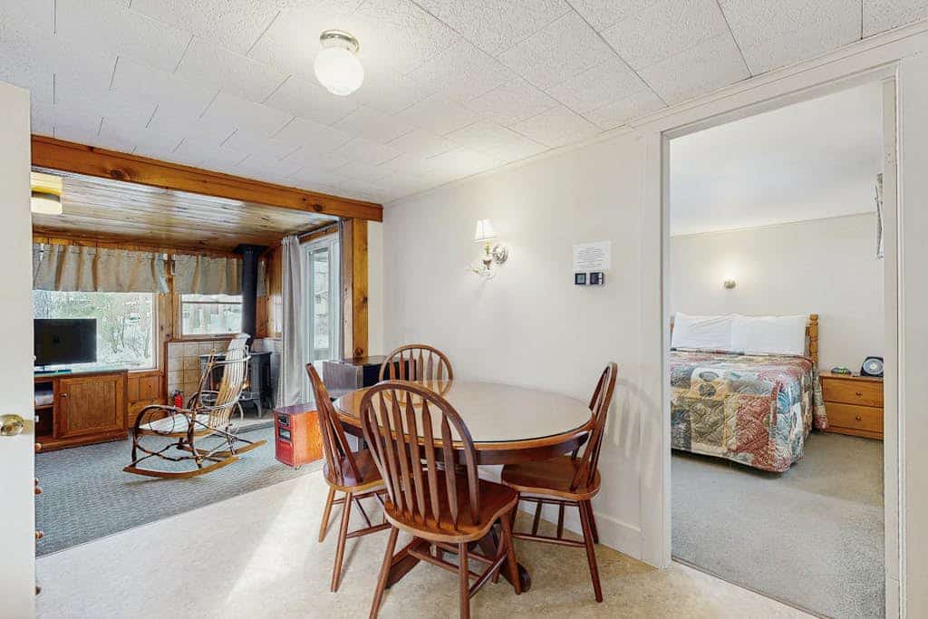Family-Friendly Cabin w/ Shared Pool, WiFi, & Kitchenette - Close to Attractions