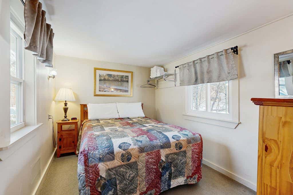 Riverbank Cabin C