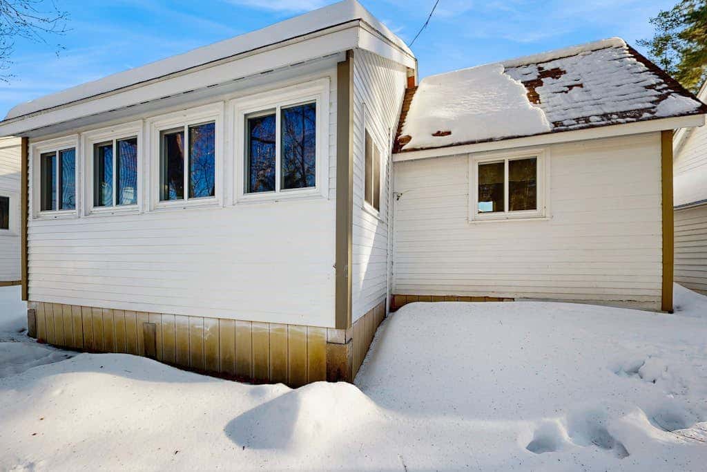 Riverbank Cabin C