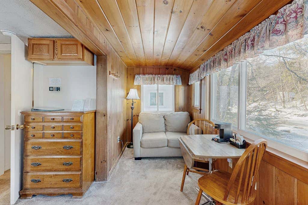 Riverbank Cabin B