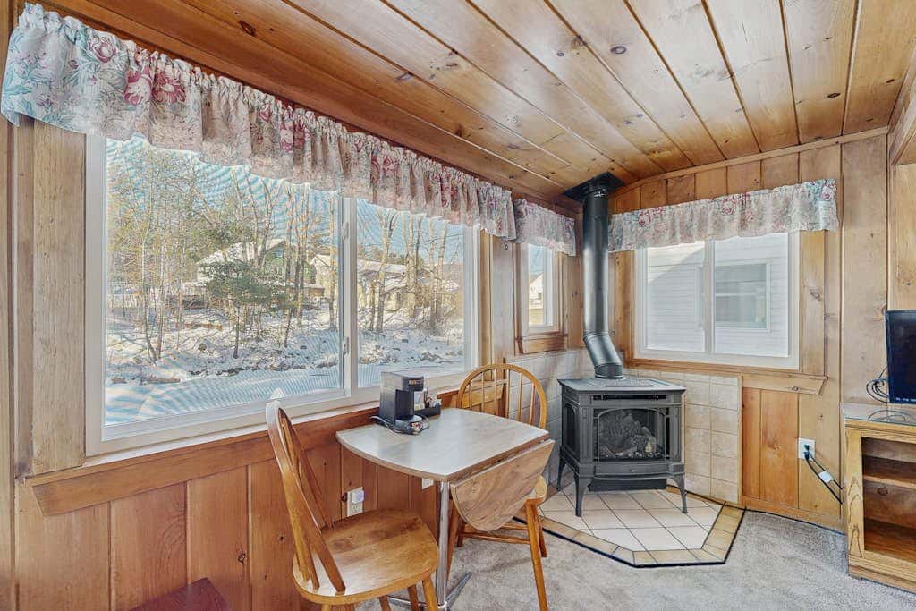 Riverbank Cabin B