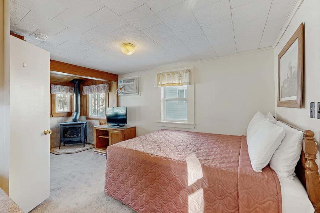 Riverbank Cabin B
