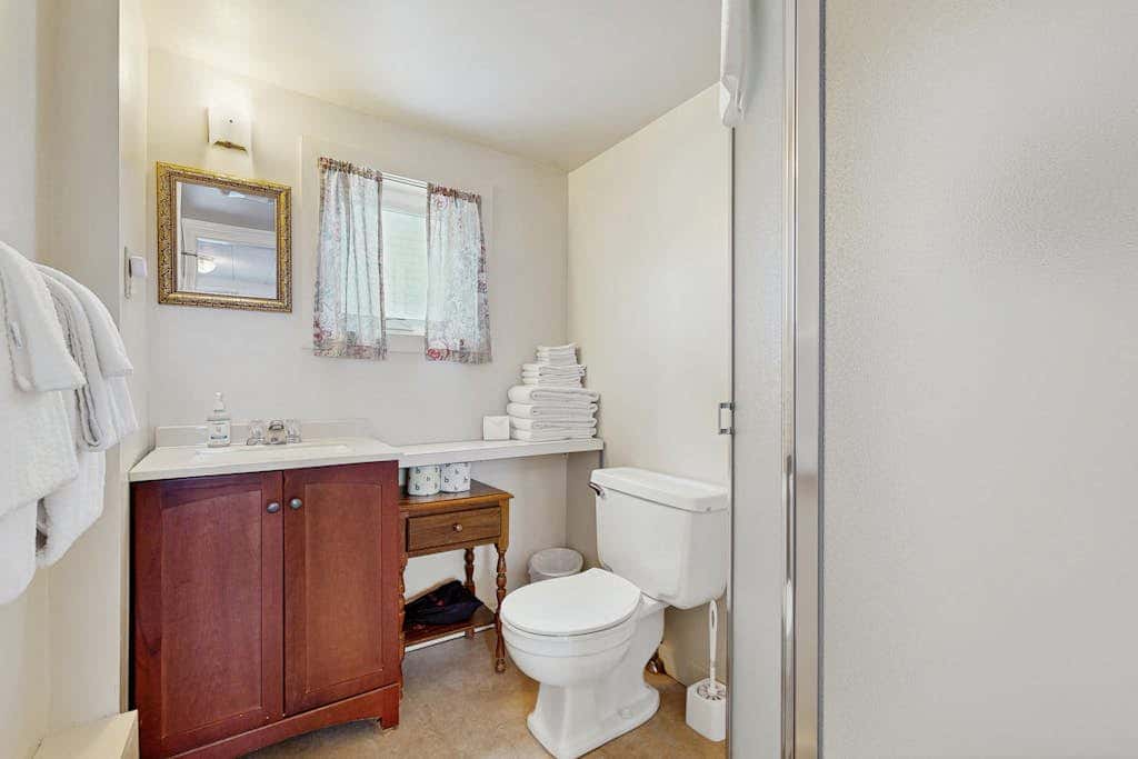 Riverbank Cabin B