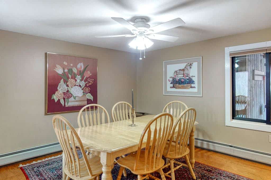 Mountain-view resort condo with access to pools, hot tubs, tennis, & game room