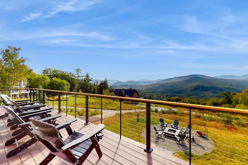 Beautiful 4 BR house - Skiing, Hiking & Golfing - perfect outdoor retreat