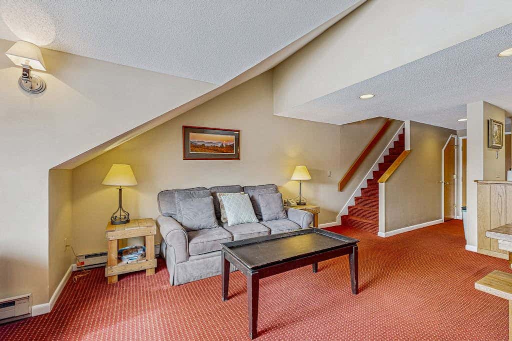 Mountainview Condo at Rivergreen