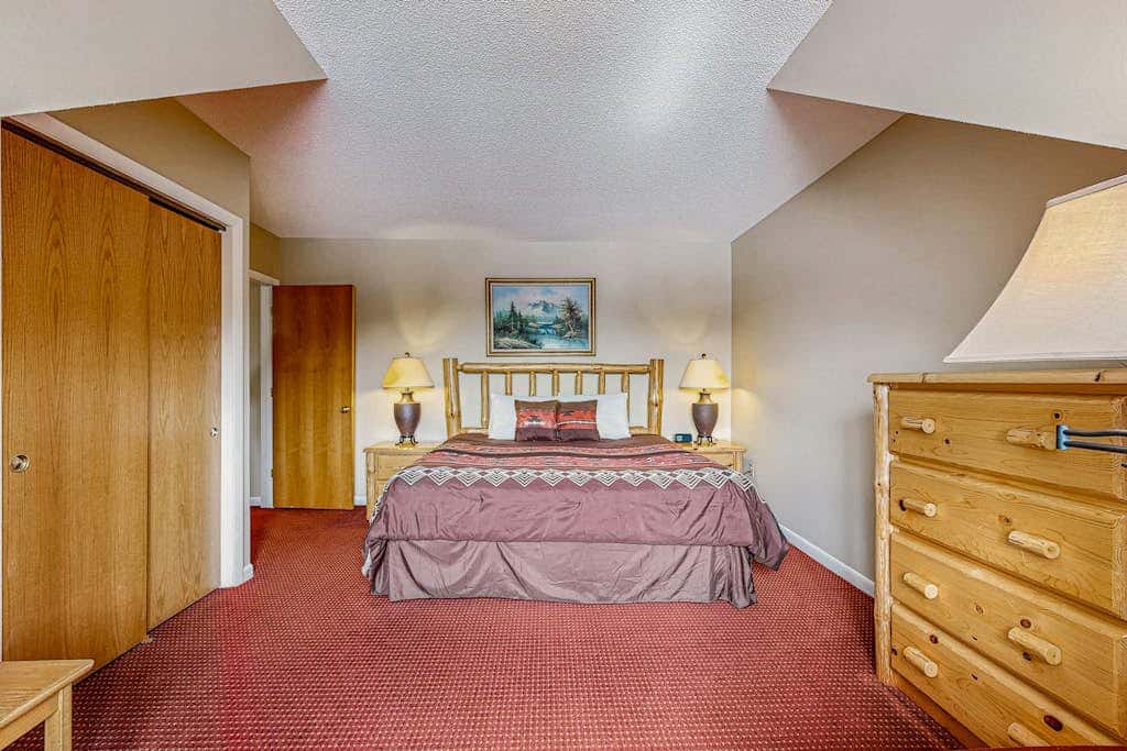 Mountainview Condo at Rivergreen