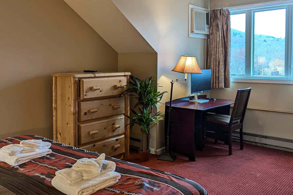 Mountainview Condo at Rivergreen