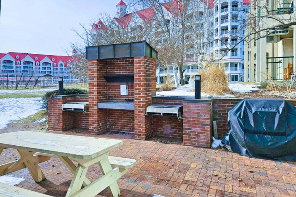 Mountainview Condo at Rivergreen