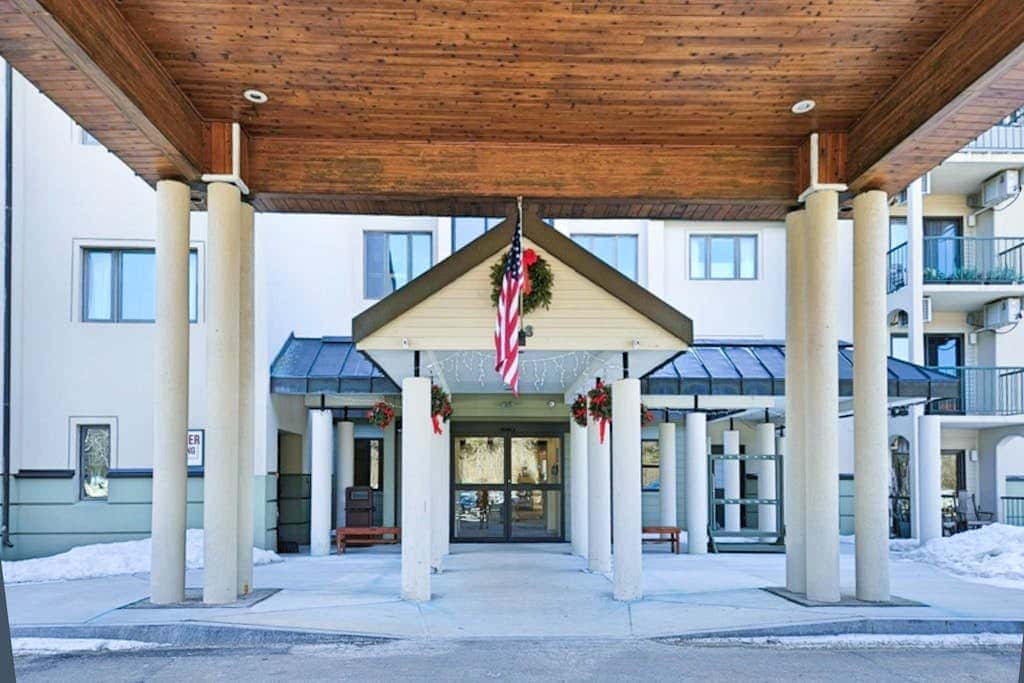 Mountainview Condo at Rivergreen