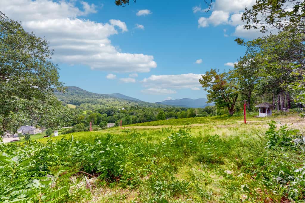 Mountain Slope Side home w/ mountain views , hiking & walk to lifts