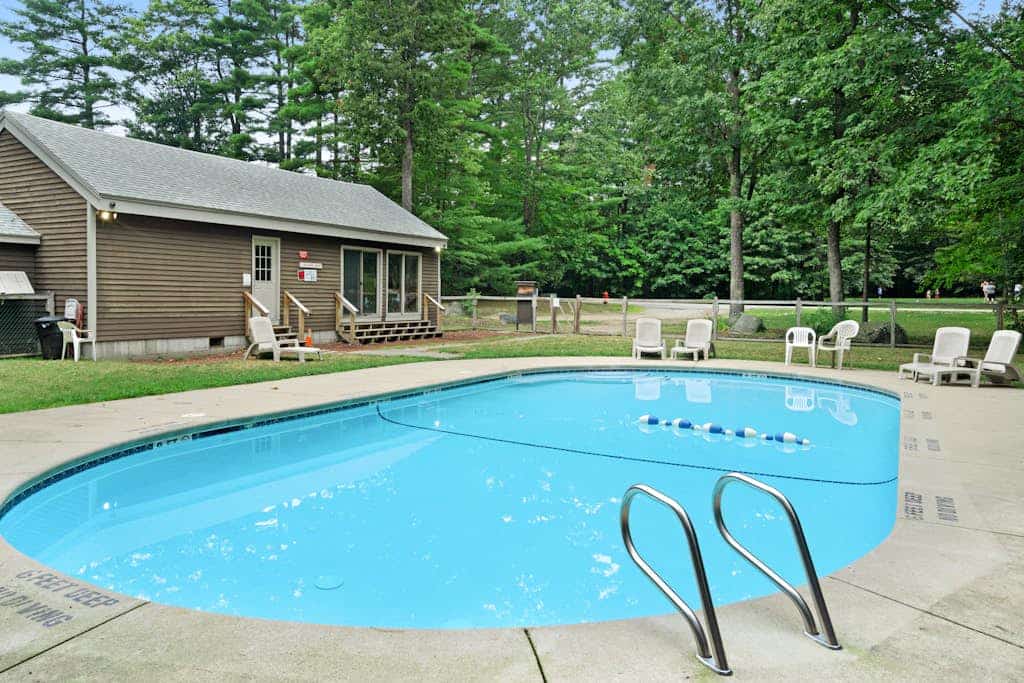 Family-friendly mountain townhome w/ shared pool - right in town
