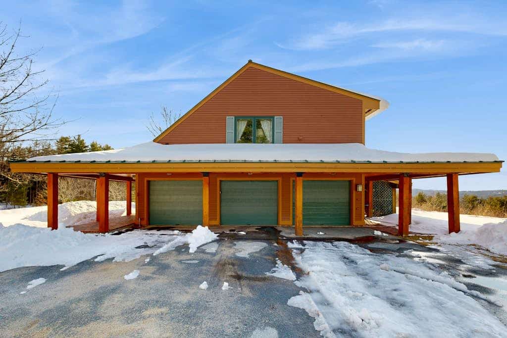 Stunning home with Moore Reservoir views and private sunroom