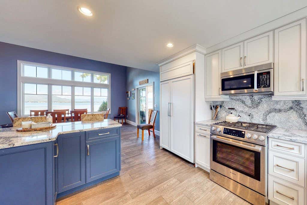 Long Sands Lakefront Home