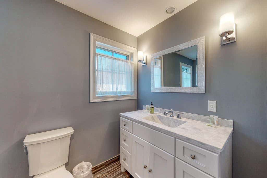 Long Sands Lakefront Home