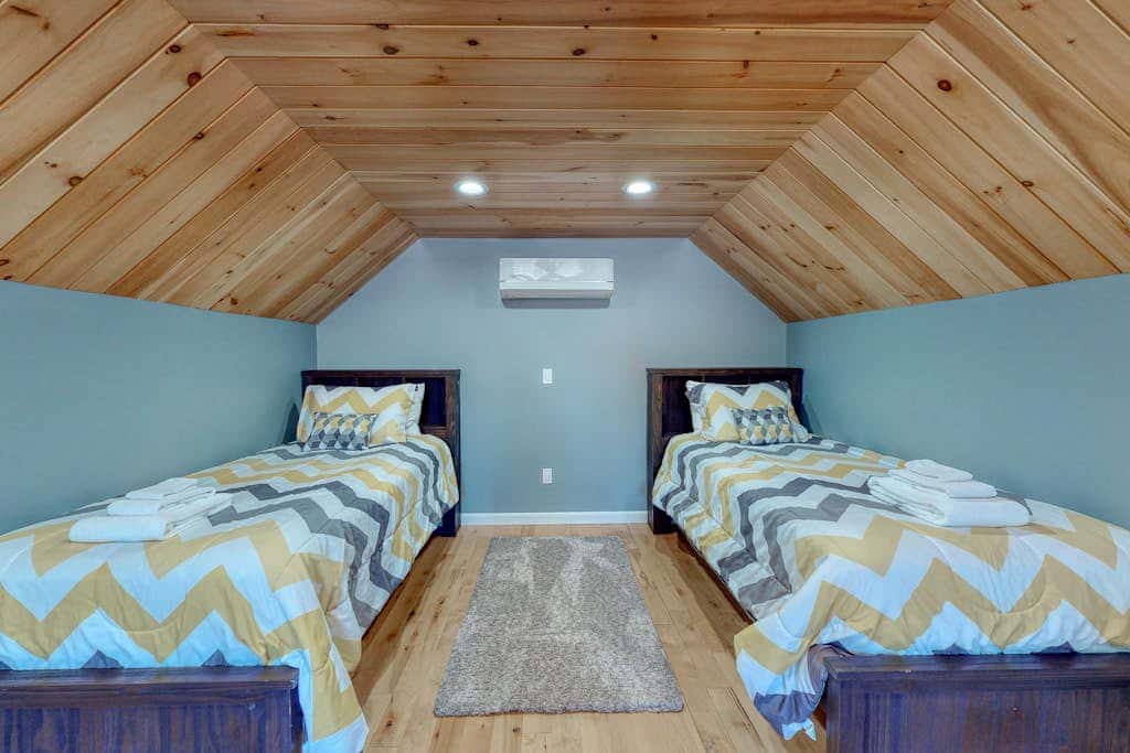Long Sands Lakefront Home