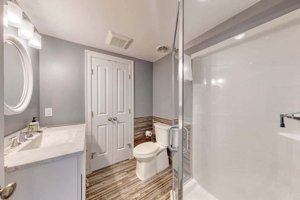 Long Sands Lakefront Home