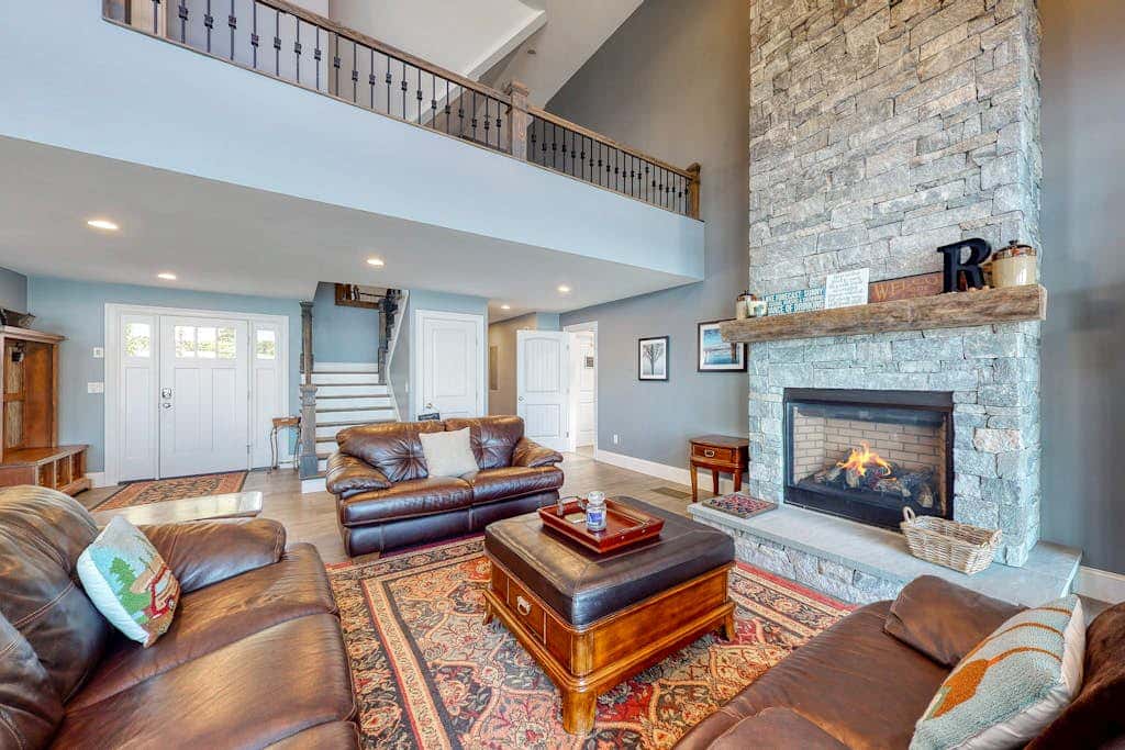 Long Sands Lakefront Home