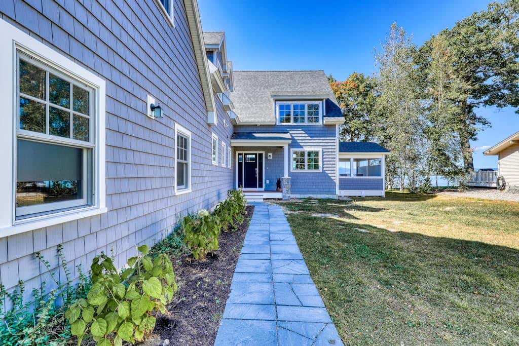 Long Sands Lakefront Home