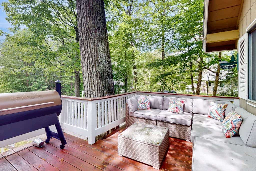 Country dog friendly lake house w/ access to beaches, tennis & pickleball