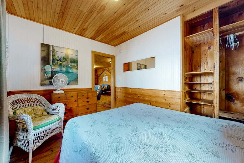 Leavitt Bay Shores
