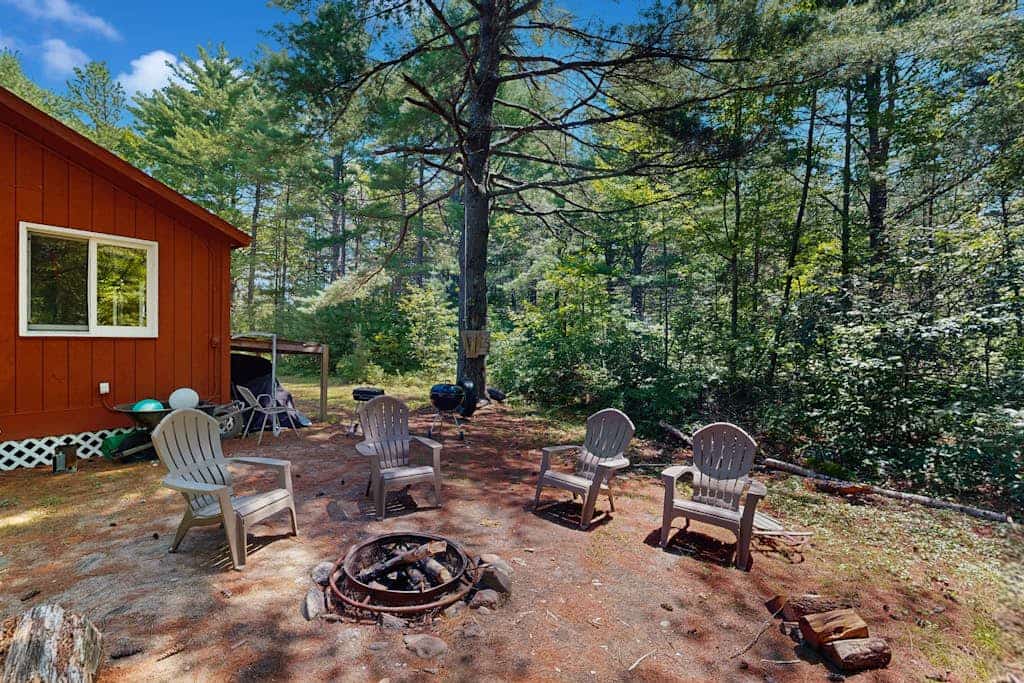 Dog-Friendly Cottage w/Free WiFi, Kayak, Firepit, and Wood Stove