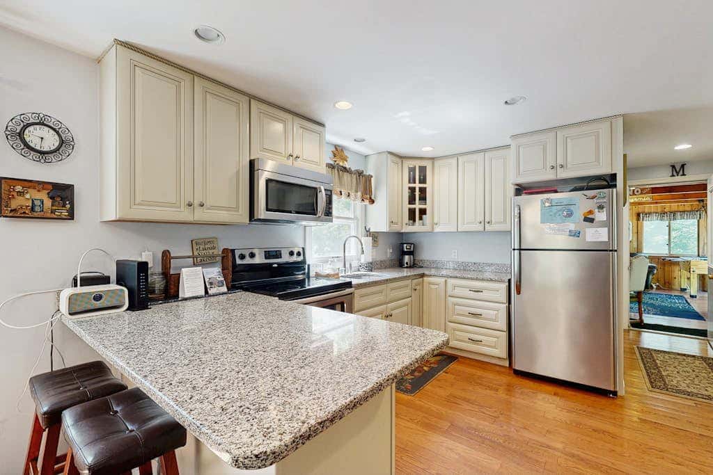 Alpen Suite in Ossipee