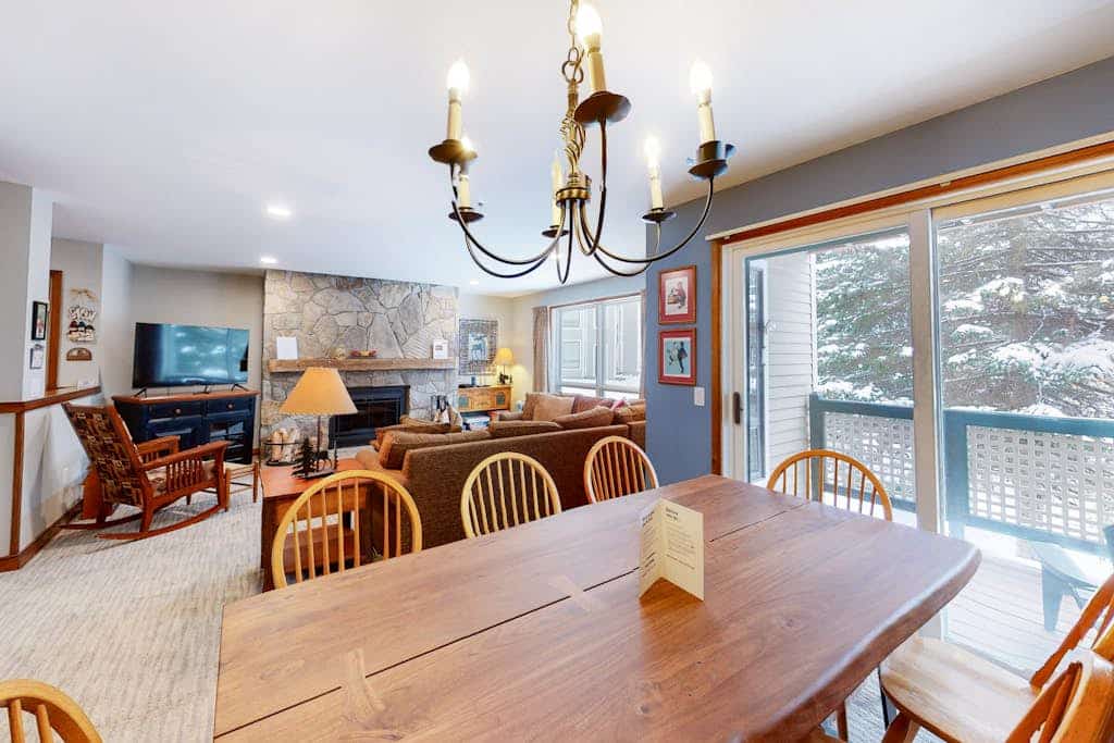 Renovated Ski-in/Ski-Out Condo w/ Shared Pools, Hot Tub, Sauna & Great Location