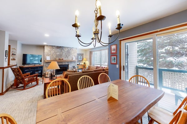 Renovated Ski-in/Ski-Out Condo w/ Shared Pools, Hot Tub, Sauna & Great Location