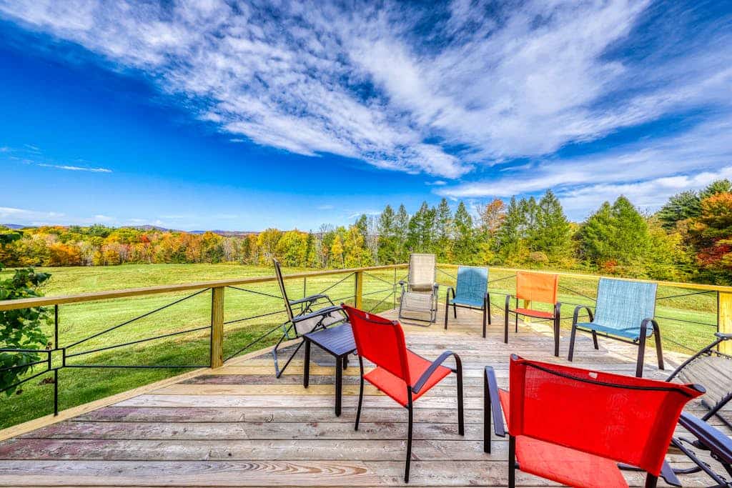 Secluded Luxury Home on Huge Property with Mountain Views - Near Slopes