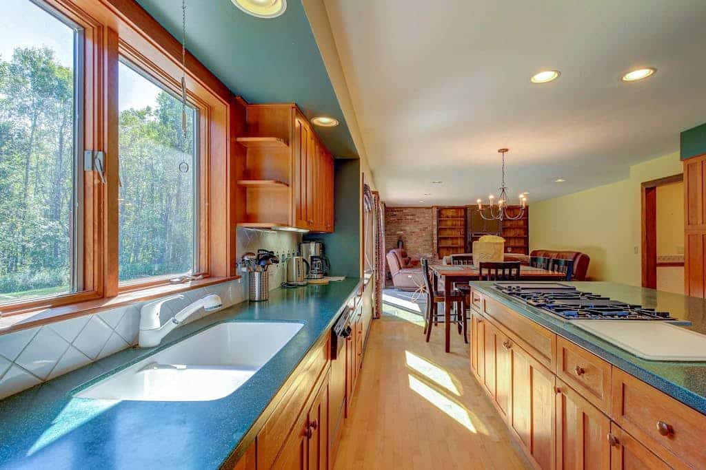 Secluded Luxury Home on Huge Property with Mountain Views - Near Slopes