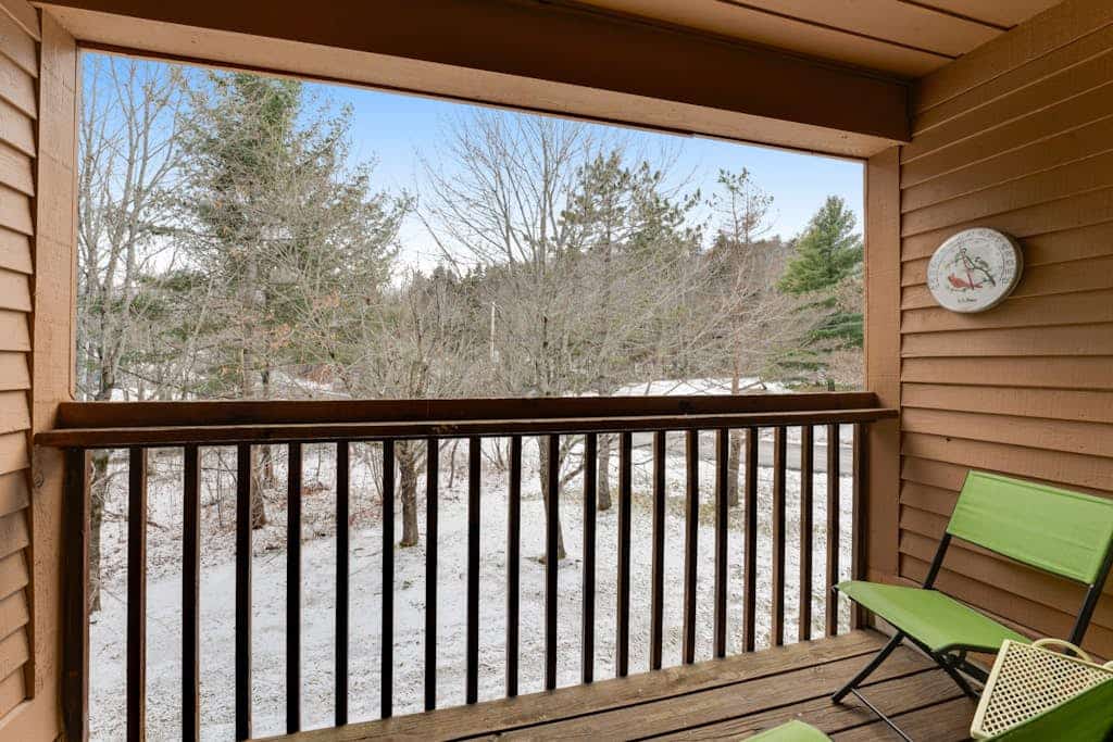 Slopeside condo with nearby skiing, balcony, fireplace, & washer/dryer