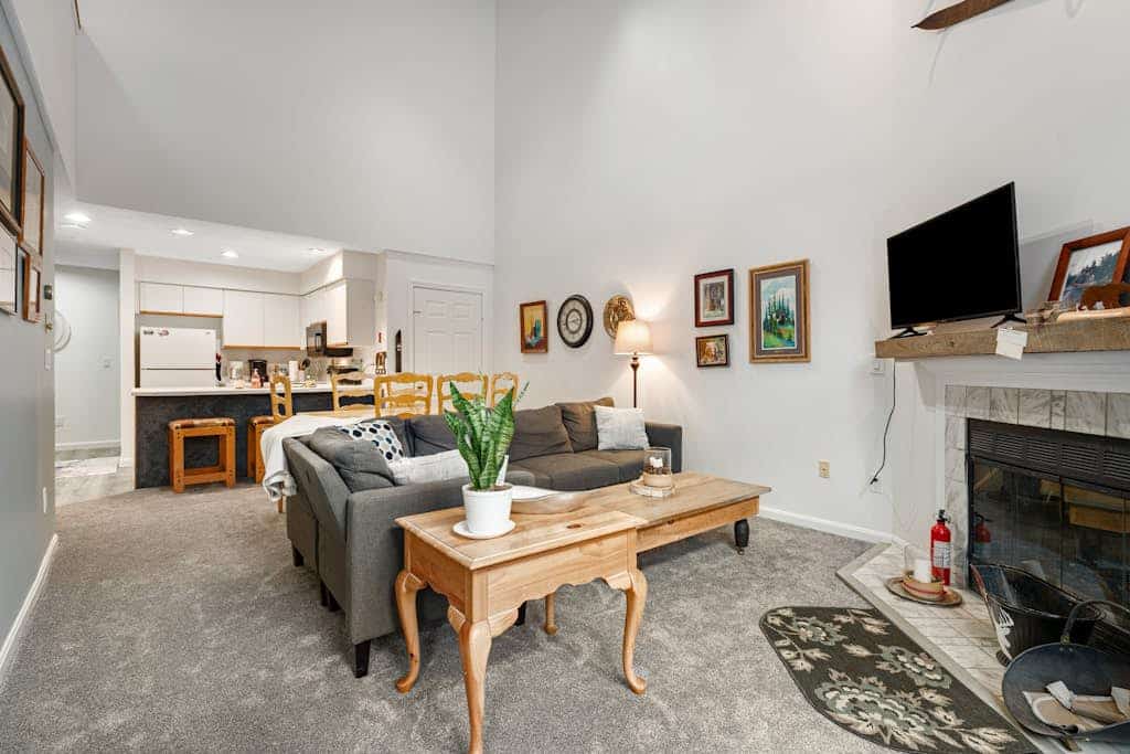 Slopeside condo with nearby skiing, balcony, fireplace, & washer/dryer