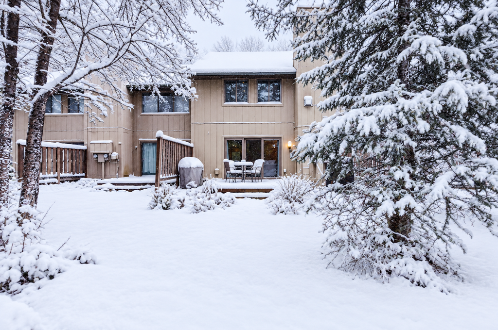 Mountain Townhome with private patio, walk to town