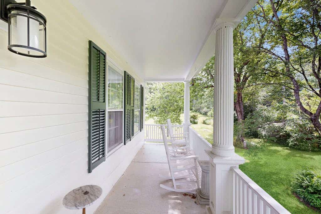 Historic Vermont farmhouse in 100+ acres, balcony, sunroom, office, window a/c