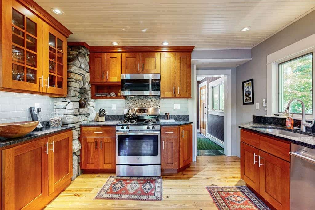 Elegantly Rustic Getaway w/Yard, Fire Pit, Dock, Kayaks - Close to Skiing