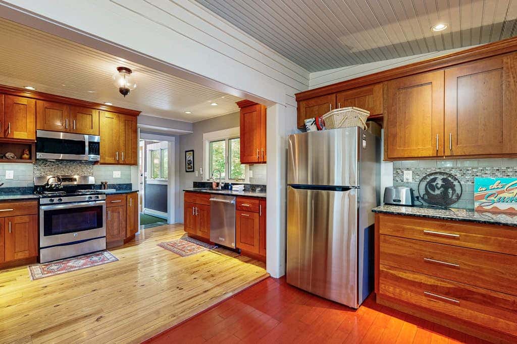 Lakeside Elegance - For a wonderful lakeside fishing getaway